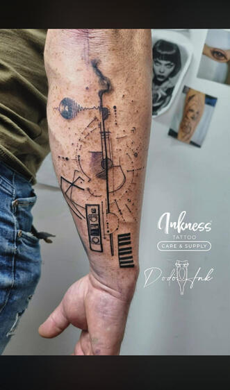 Blackwork tetoválás – győri tetoválás Dodó Ink Tattoo