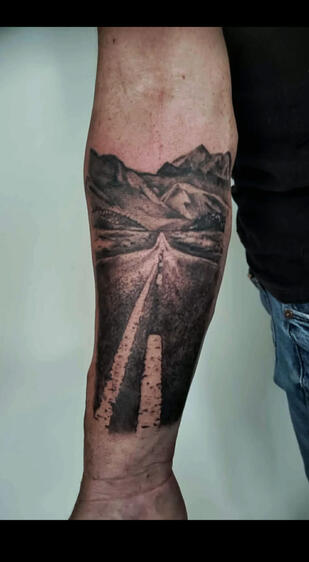 Blackwork tetoválás – győri tetoválás Dodó Ink Tattoo